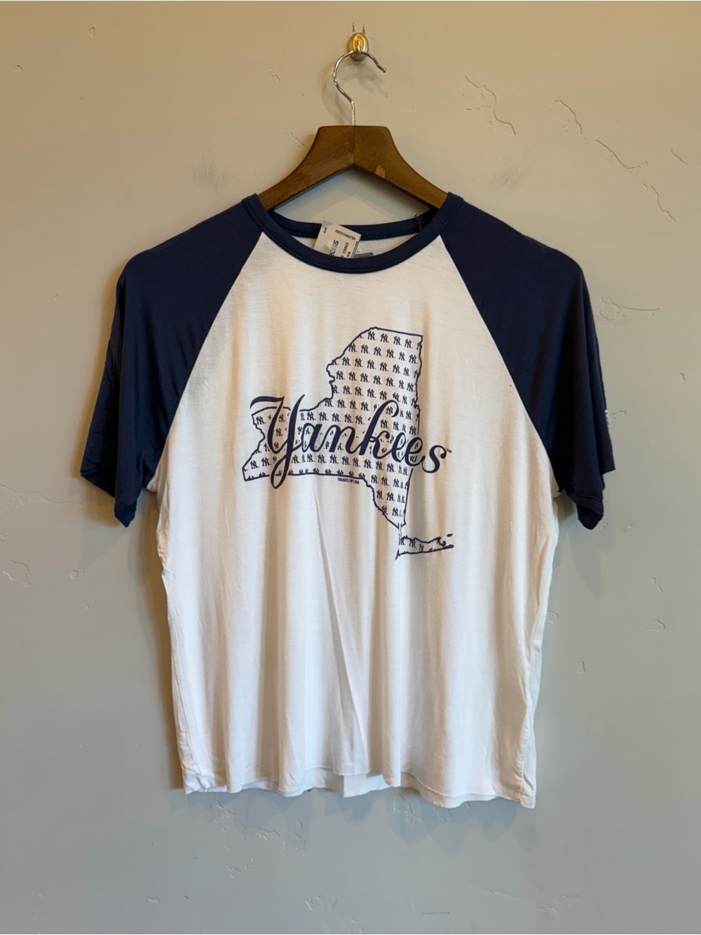 TAILGATE By American Eagle New York Yankees Baseball Sleeve Super Soft Tee